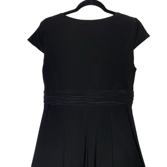 Jones Wear Dress size 12 Black Midi Plunge Neckline Short Sleeve Little Black - Picture 4 of 7